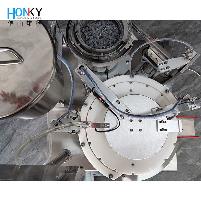 Автоматическая машина для заполнения флакона объемом 3 мл с керамическим поршневым насосом для косметического геля для кожи со скоростью 30 штук в минуту