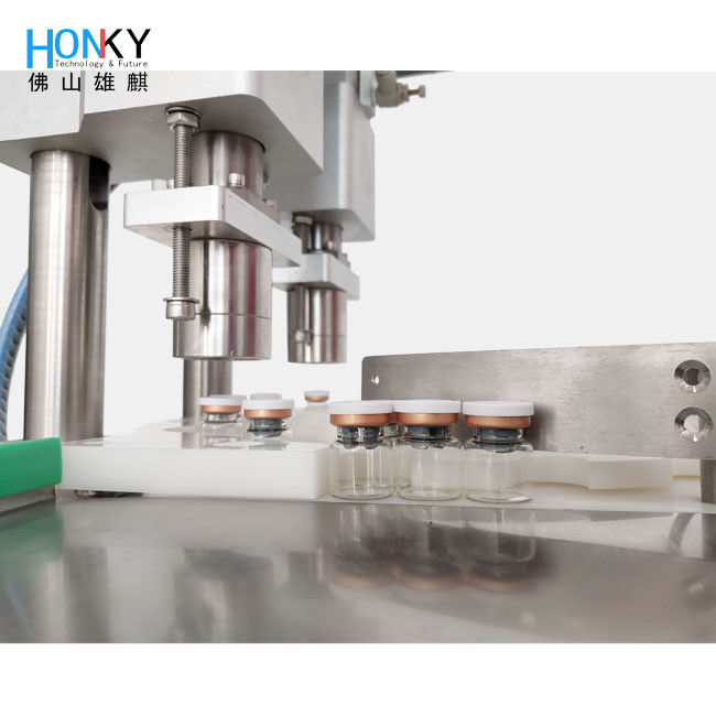 Настольная автоматическая укупорочная машина для флаконов объемом 5 мл с двумя укупорочными головками для упаковки лиофилизированного порошка